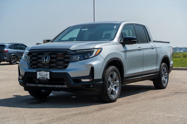 2025 Honda Ridgeline TrailSport photo 3