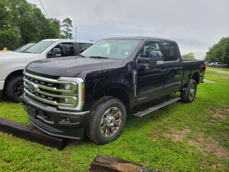 2025 Ford F-250 King Ranch photo 3