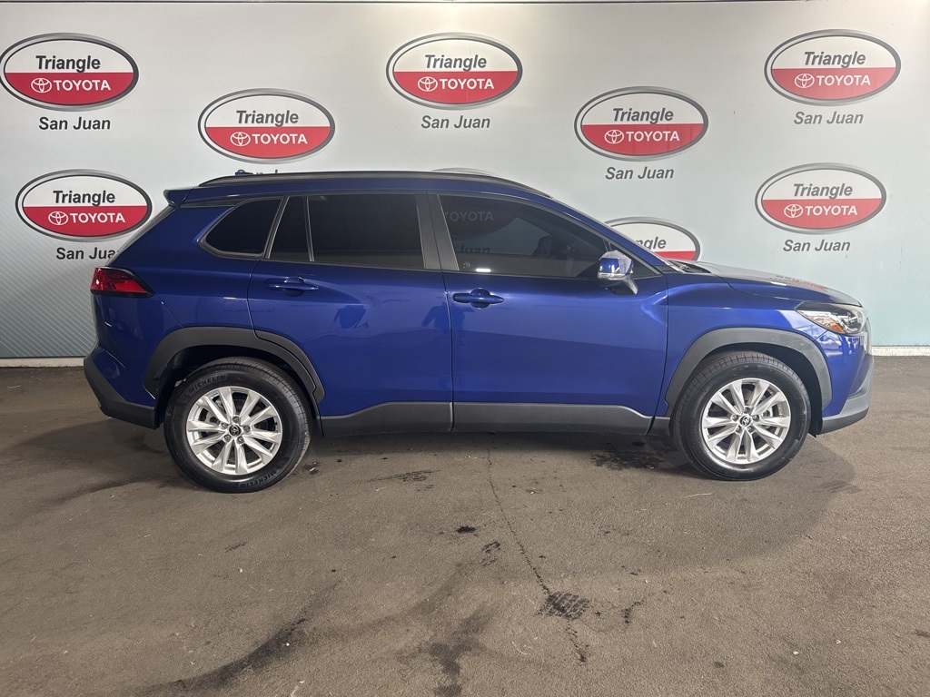 2023 Toyota Corolla Cross LE photo 6