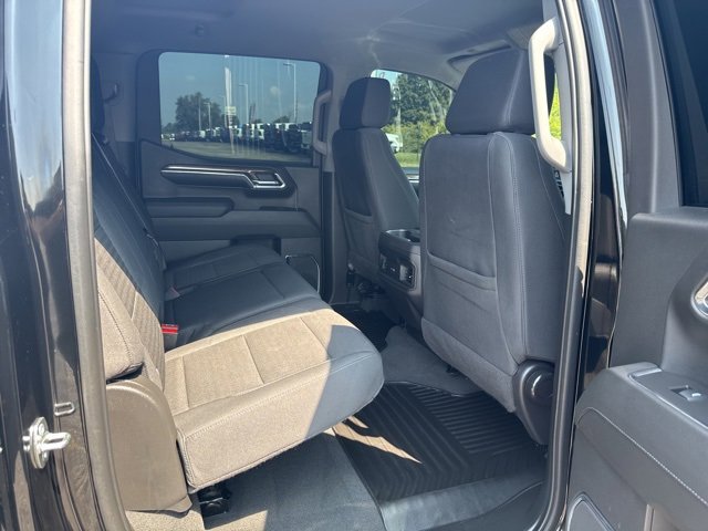 2024 Chevrolet Silverado 1500 RST photo 18