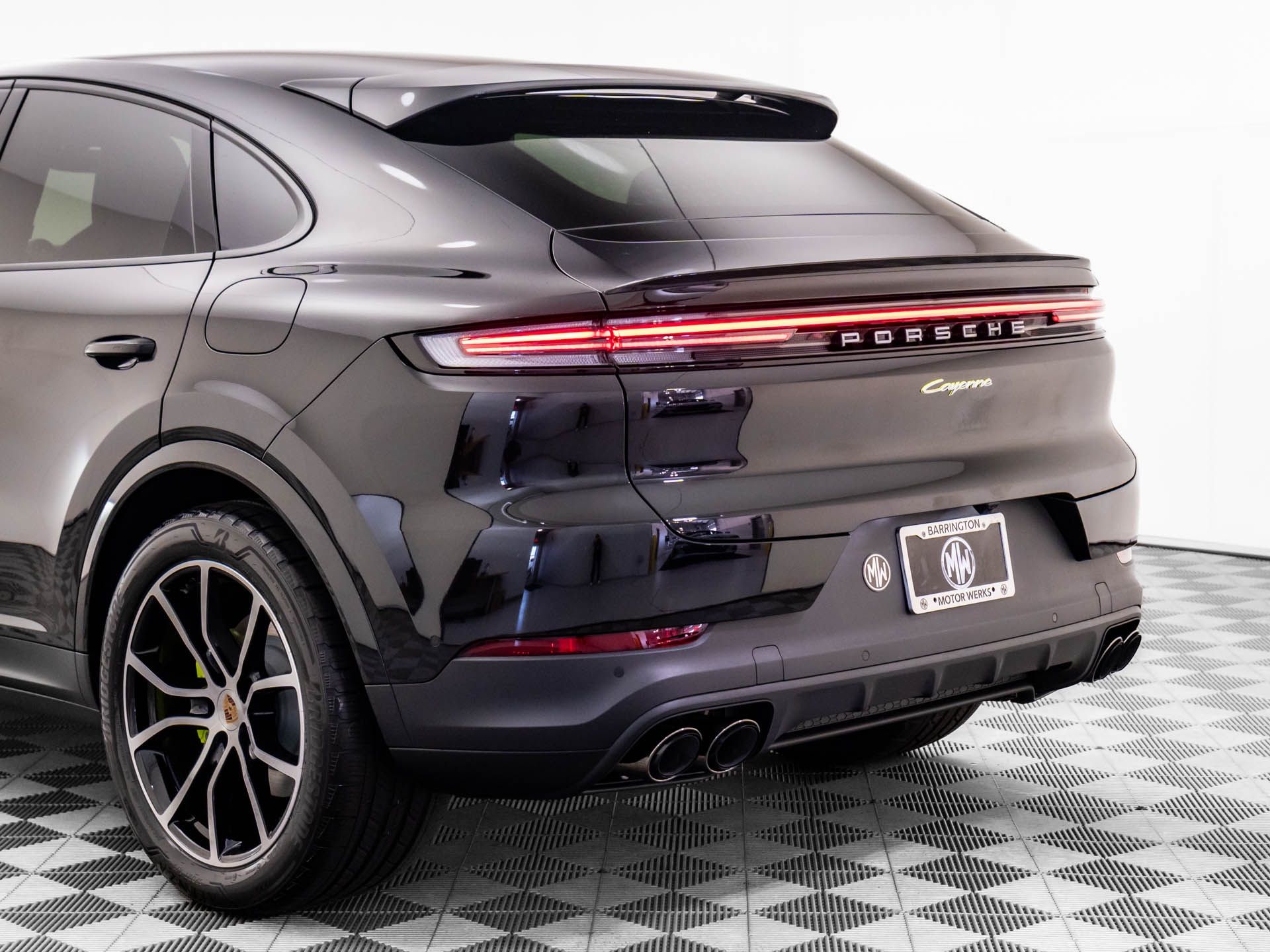 2025 Porsche Cayenne E-Hybrid Coupe photo 31