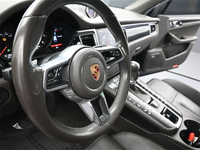 2018 Porsche Macan Base photo 7