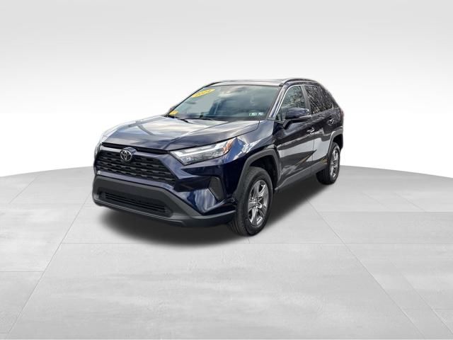 2024 Toyota RAV4 XLE's photo
