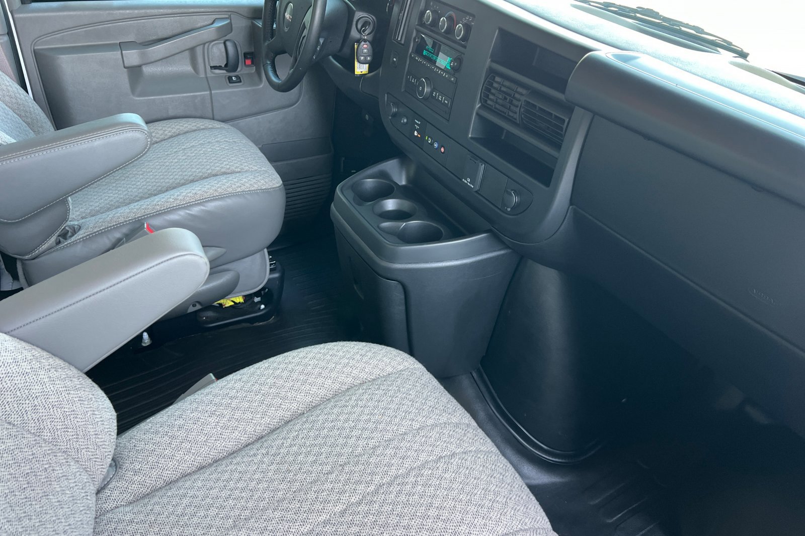 2023 Gmc Savana Cargo 2500 photo 12