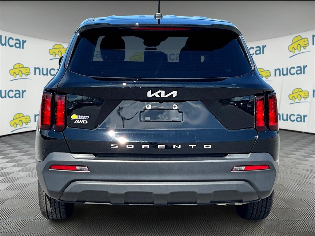 2022 Kia Sorento LX photo 5