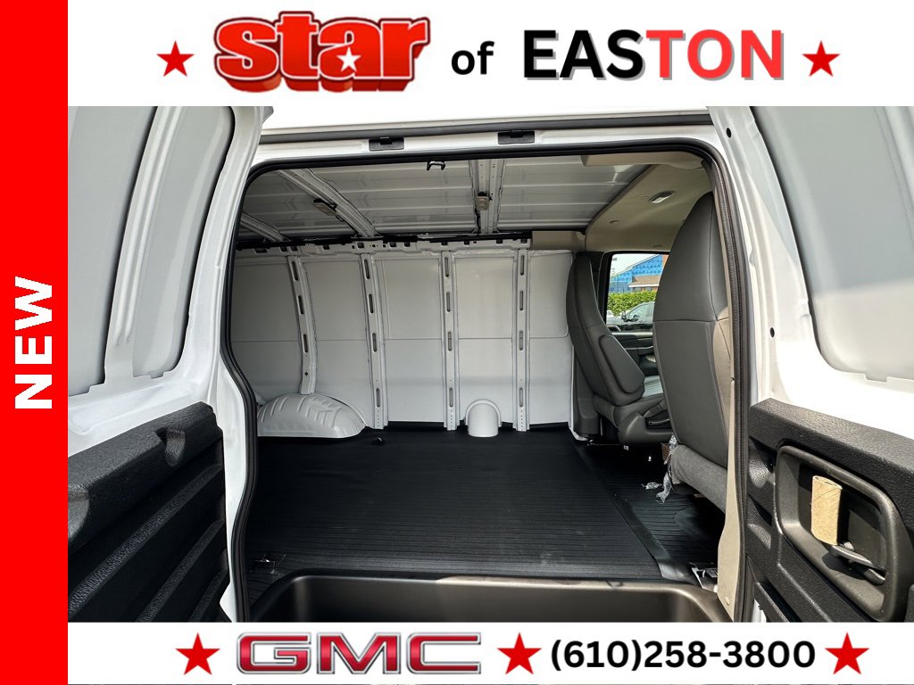 2025 Gmc Savana Cargo 2500 photo 16