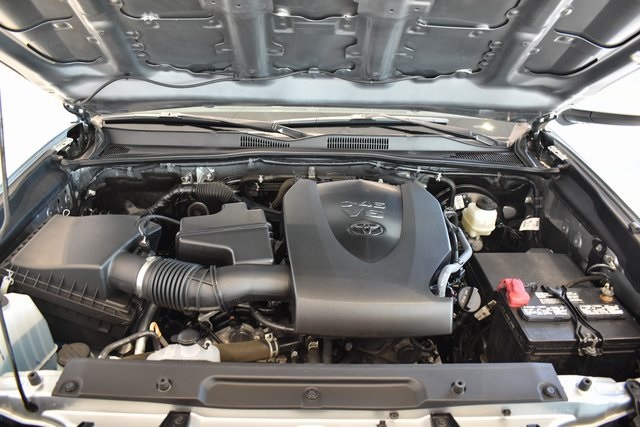 2022 Toyota Tacoma SR5 photo 24