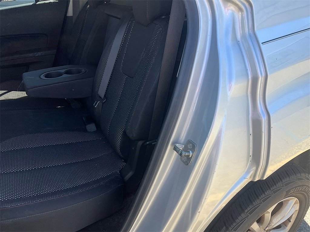 2017 Chevrolet Equinox LT photo 12
