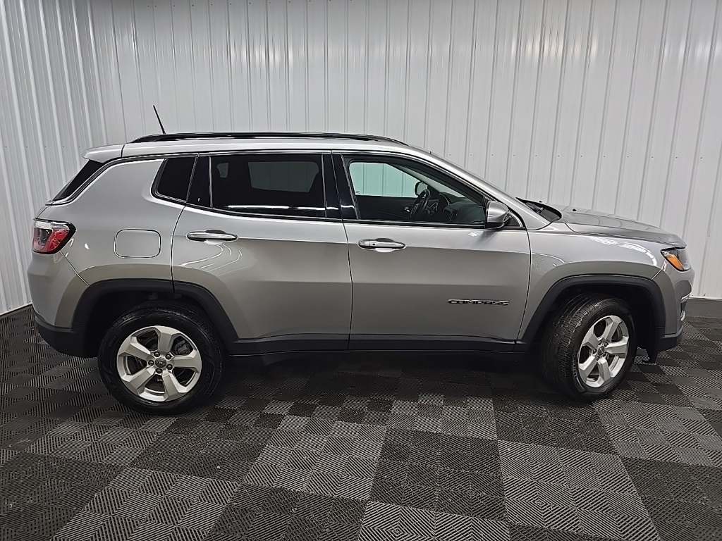 2019 Jeep Compass Latitude photo 2