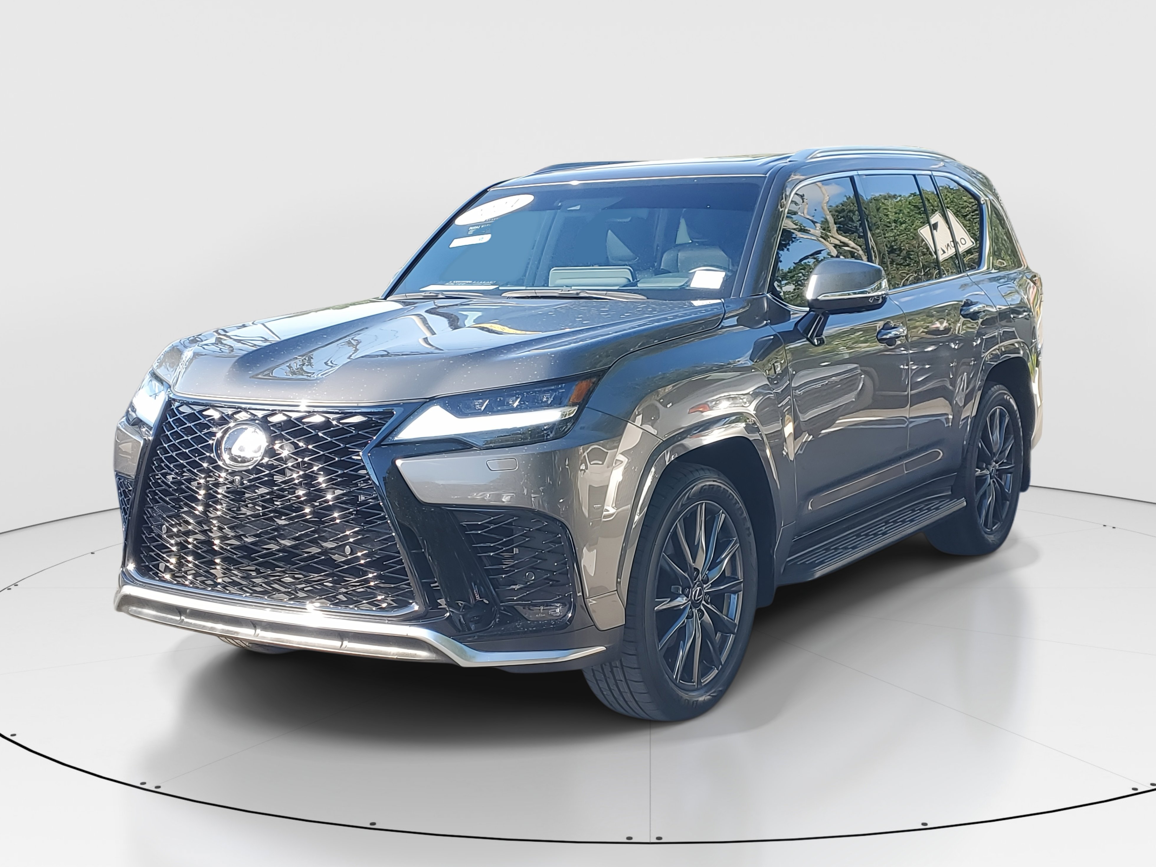 2024 Lexus LX 600 F SPORT photo 2