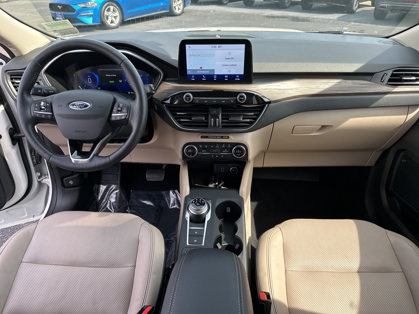 2020 Ford Escape Titanium Hybrid photo 3