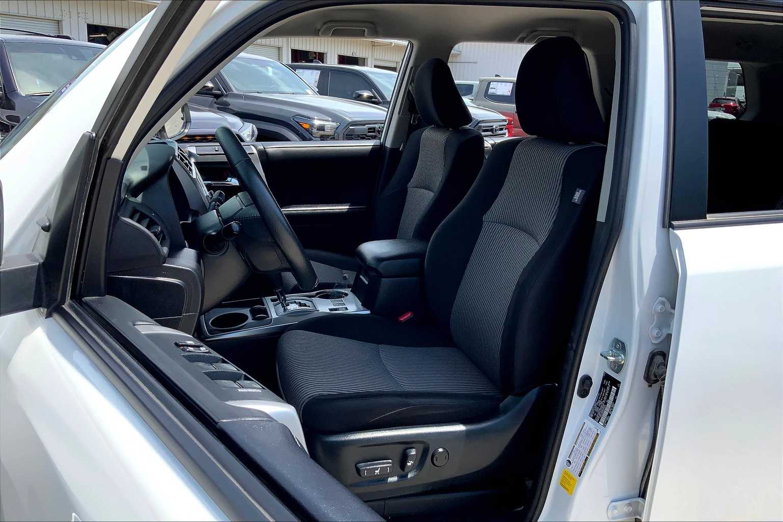 2024 Toyota 4Runner SR5 photo 7