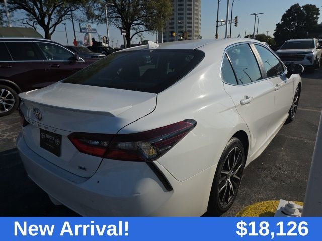 2021 Toyota Camry SE photo 3