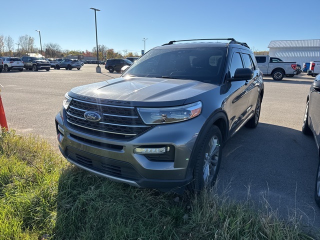 2021 Ford Explorer XLT photo 2