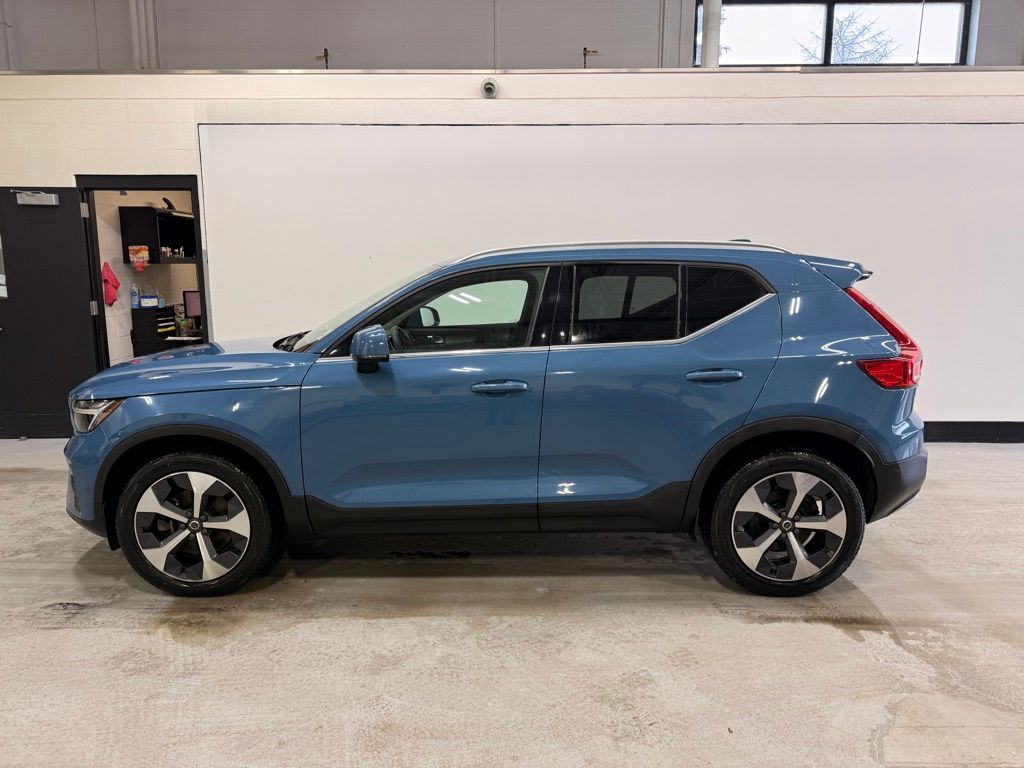 Used 2023 Volvo XC40 Plus with VIN YV4L12UN6P2951973 for sale in Golden Valley, Minnesota