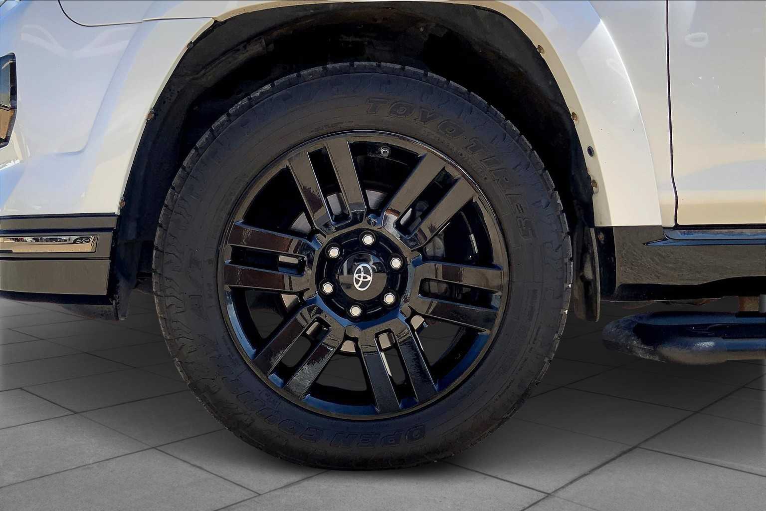 2019 Toyota 4Runner Limited Nightshade Edition photo 9