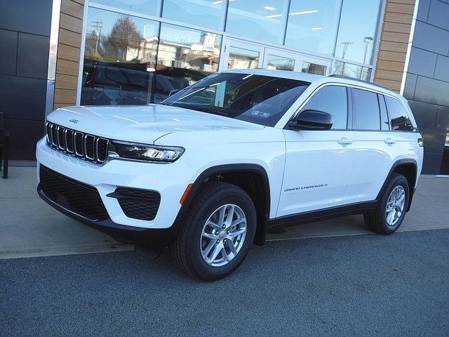 2025 Jeep Grand Cherokee Laredo's photo