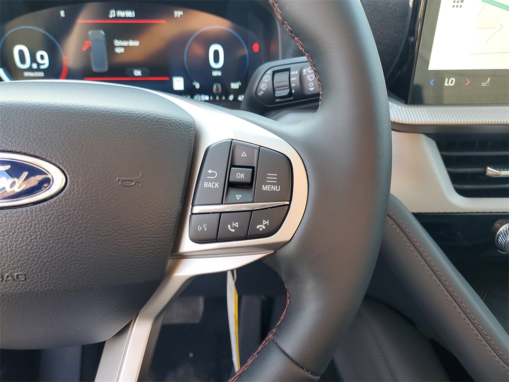 2025 Ford Explorer photo 12