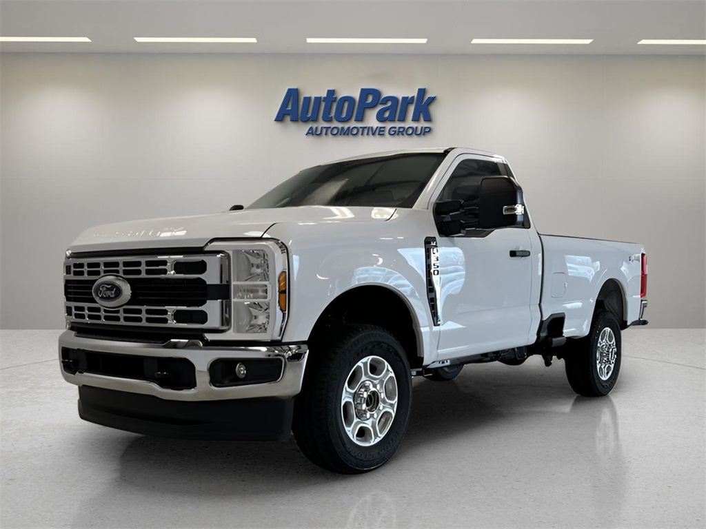 2025 Ford F-350 XLT photo 3