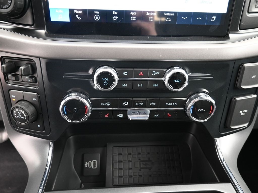 2025 Ford F-150 XLT photo 14