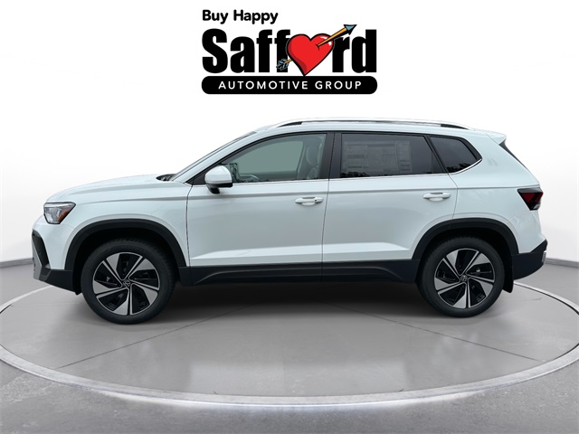 2025 Volkswagen Taos SE photo 4