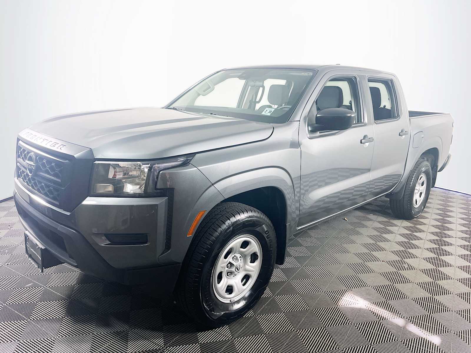 2024 Nissan Frontier S's photo