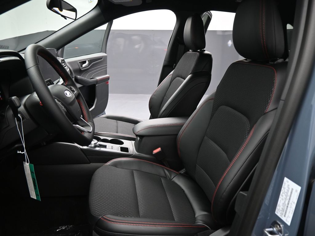 2025 Ford Escape Hybrid ST-Line
