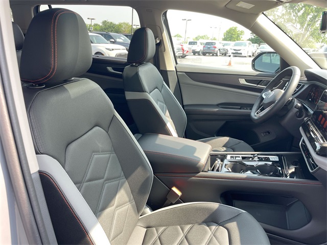 2025 Volkswagen Atlas Peak Edition SE photo 41