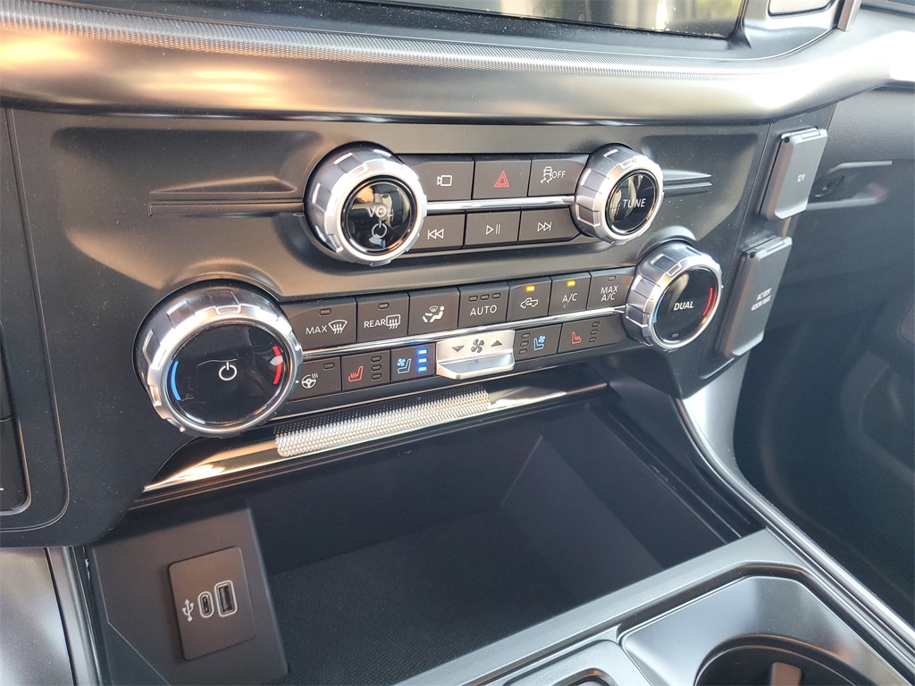 2025 Ford F-150 Lariat photo 16