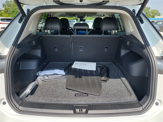 2025 Volkswagen Tiguan SE photo 4