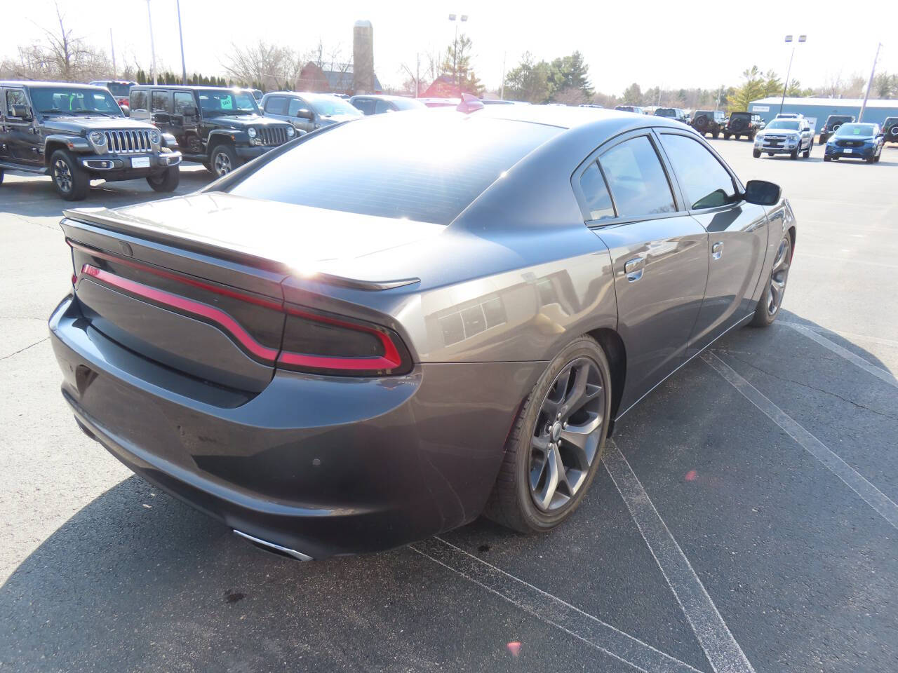 2017 Dodge Charger R/T photo 4