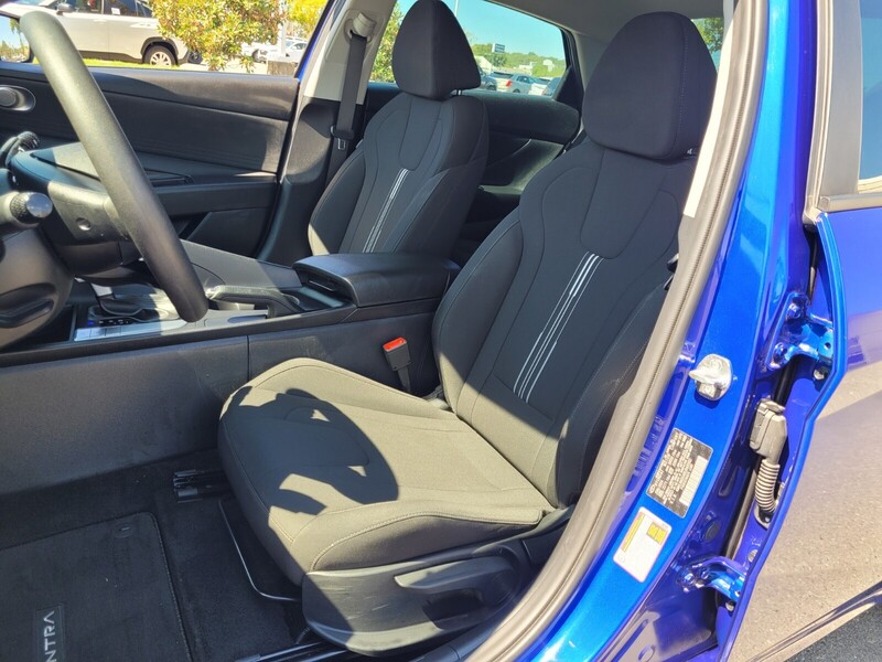2024 Hyundai Elantra SEL photo 4