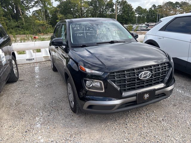 2020 Hyundai Venue SE photo 2