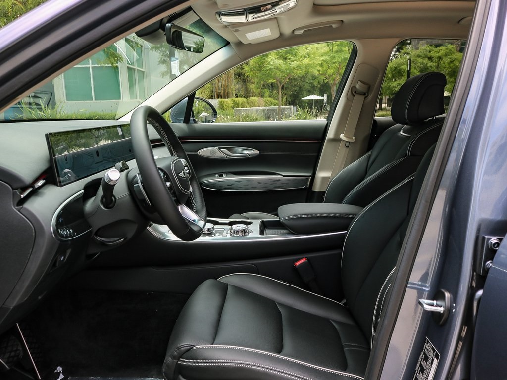 2026 Genesis Electrified GV70 photo 17
