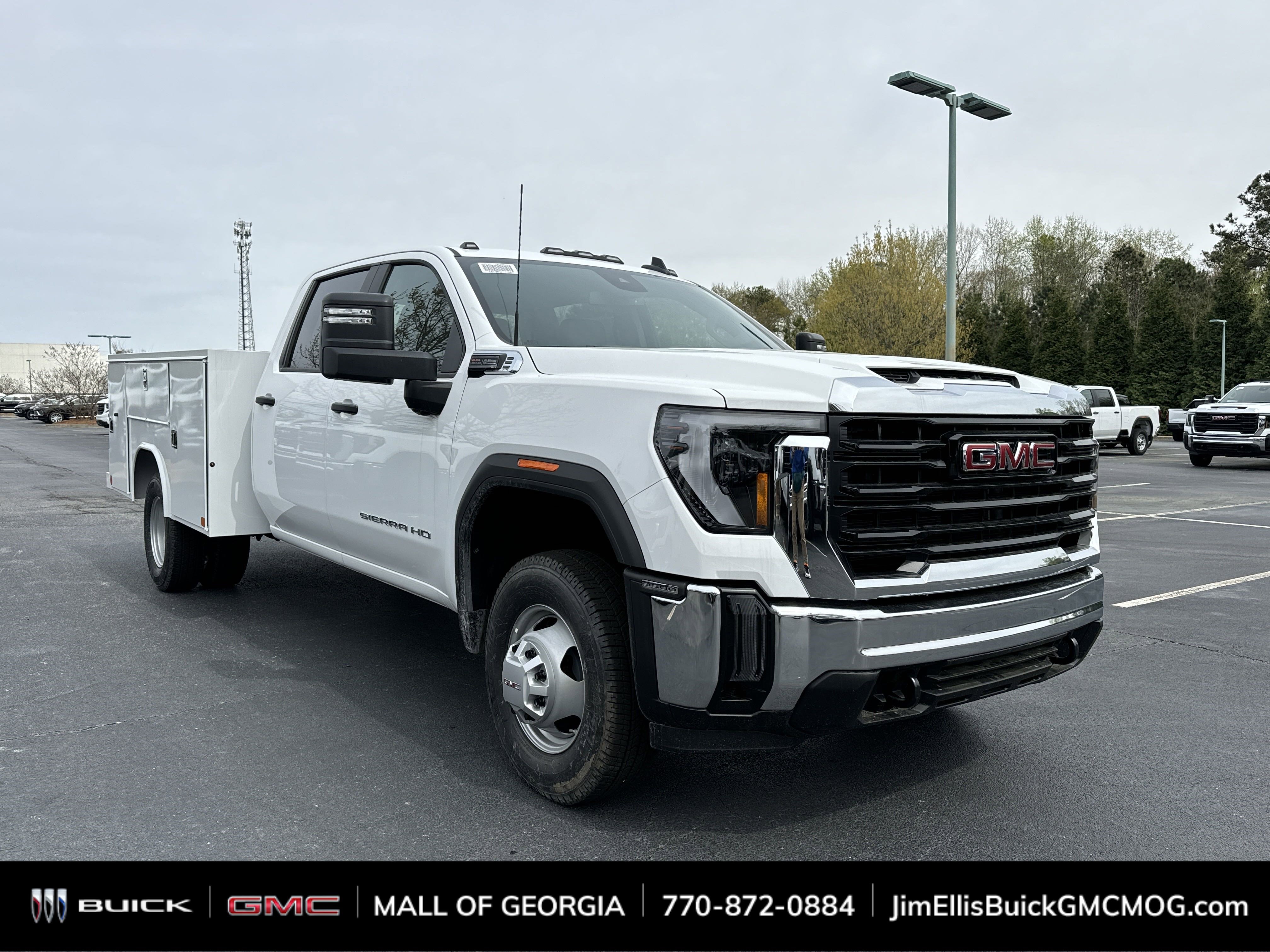 2025 GMC Sierra 3500 Chassis Cab Pro's photo