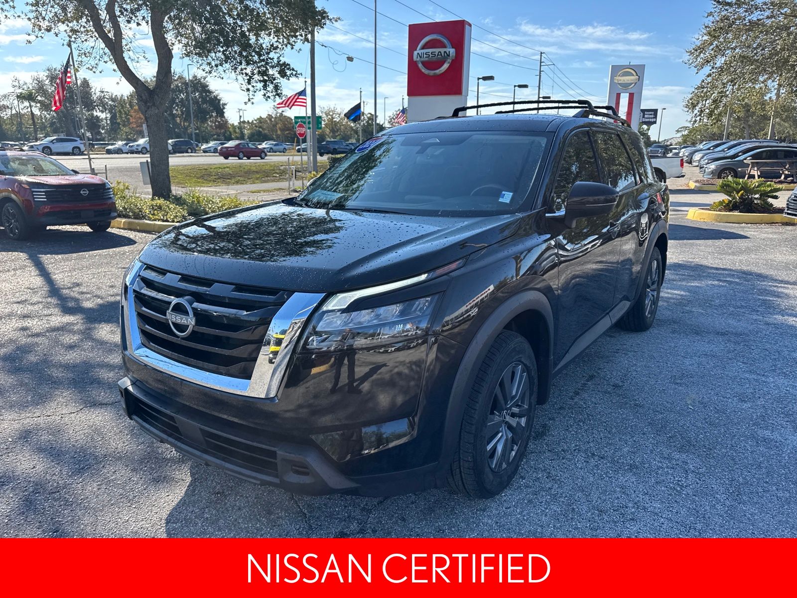 2024 Nissan Pathfinder SV photo 2