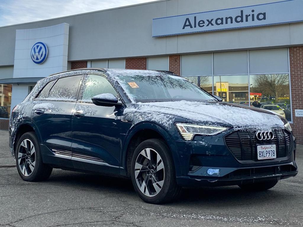 2021 Audi e-tron Premium's photo