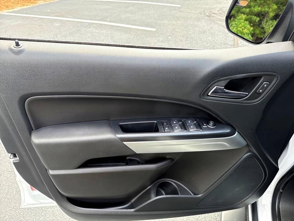 2022 Chevrolet Colorado LT photo 13