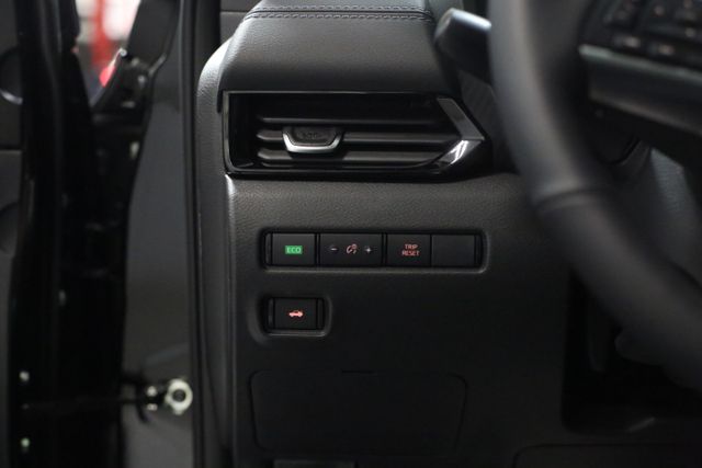 2025 Nissan Sentra SV photo 9