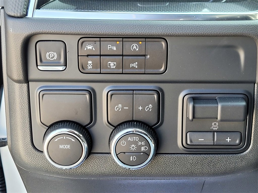 2025 Chevrolet Tahoe RST photo 16
