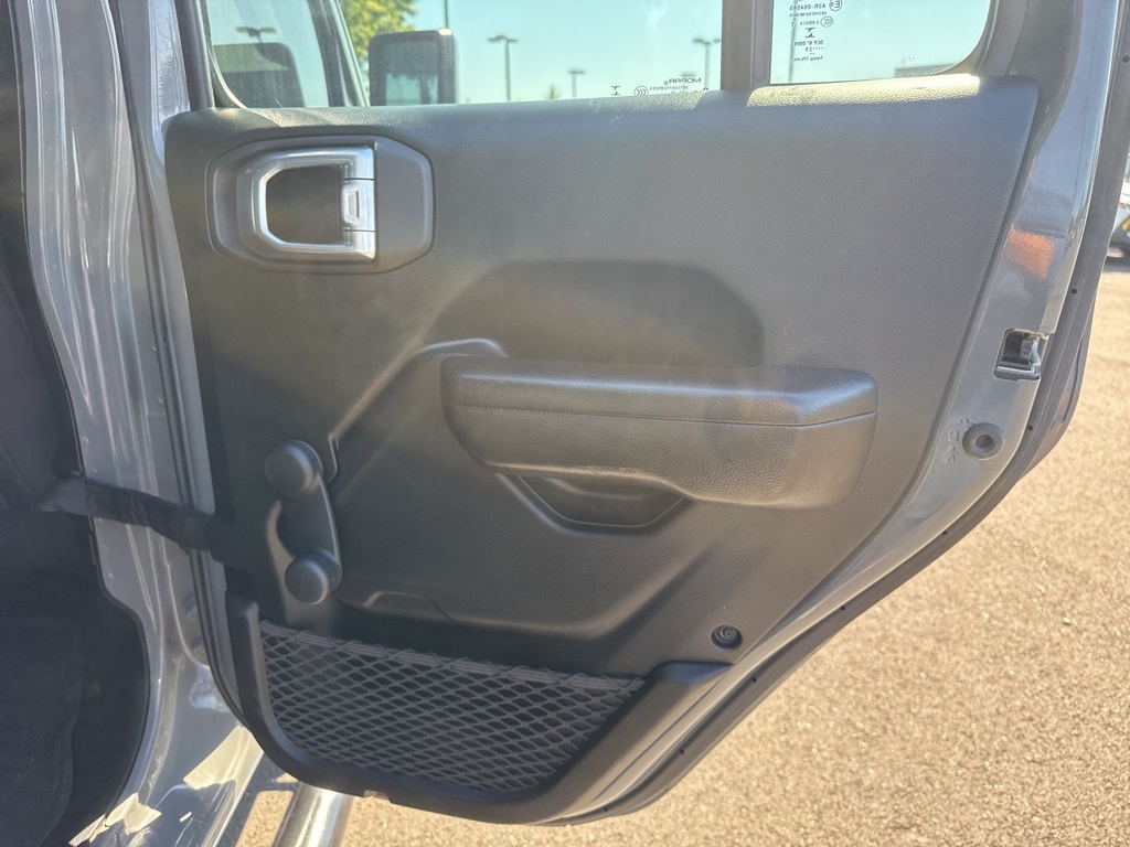 2021 Jeep Gladiator Sport photo 19
