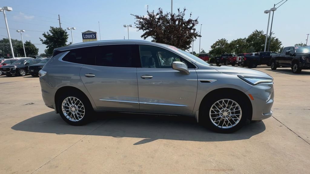 2023 Buick Enclave Avenir photo 9