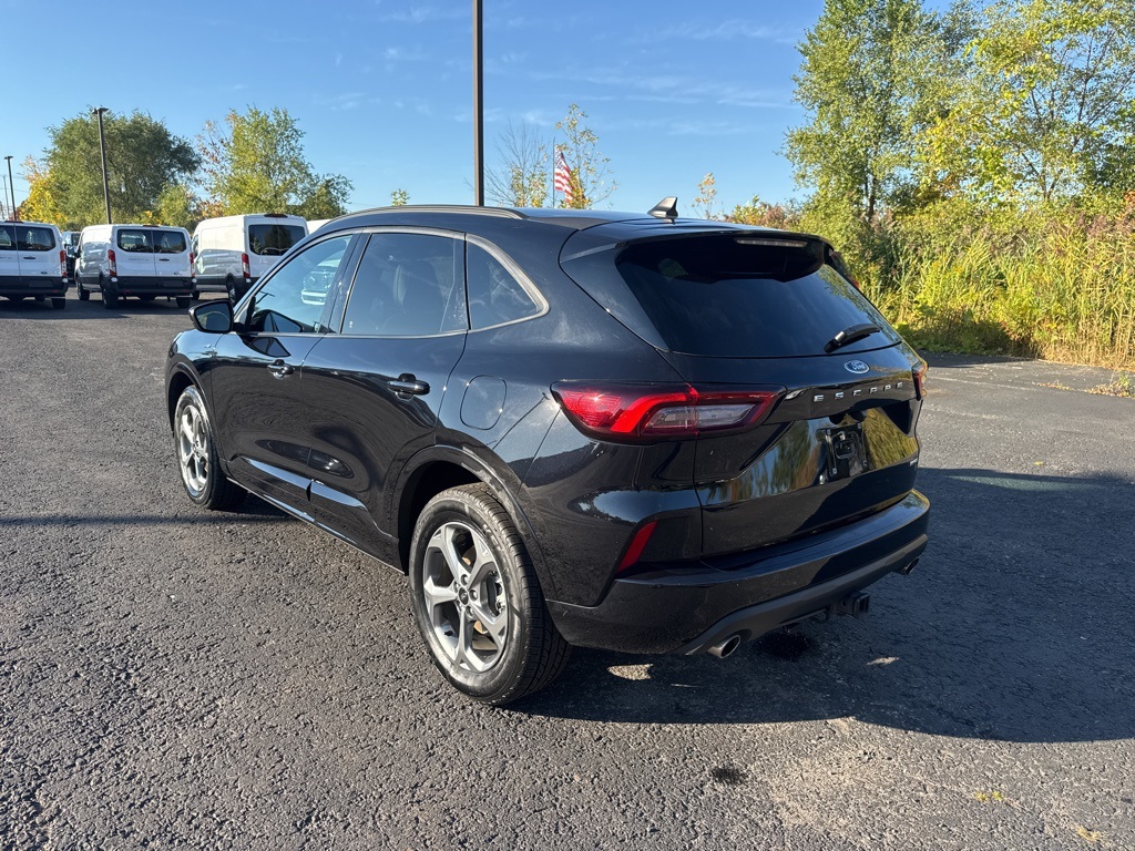 2023 Ford Escape ST-Line Select photo 3