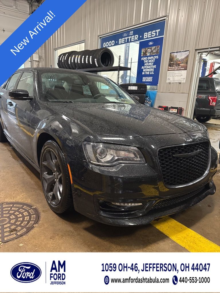 2023 Chrysler 300 Touring L