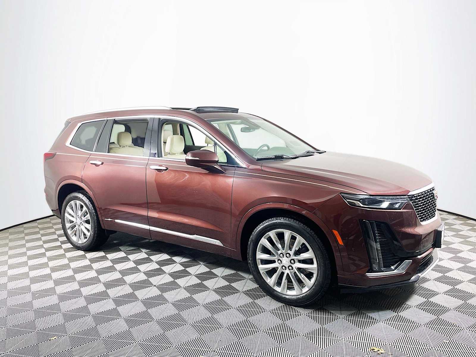 2022 Cadillac XT6 Premium Luxury photo 3