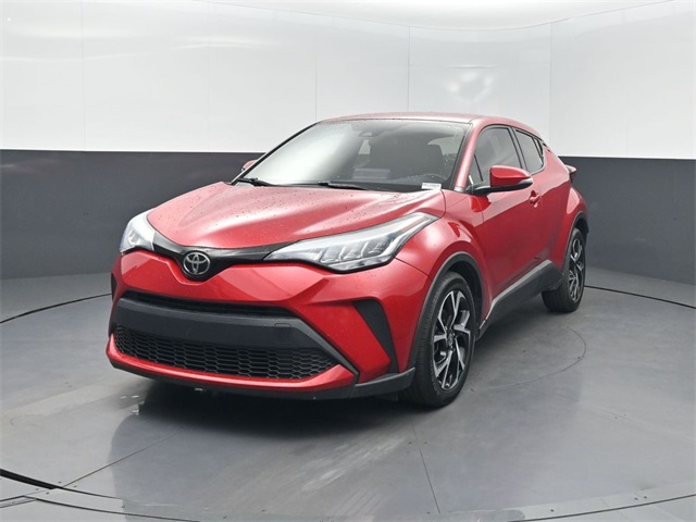 2021 Toyota C-HR XLE's photo