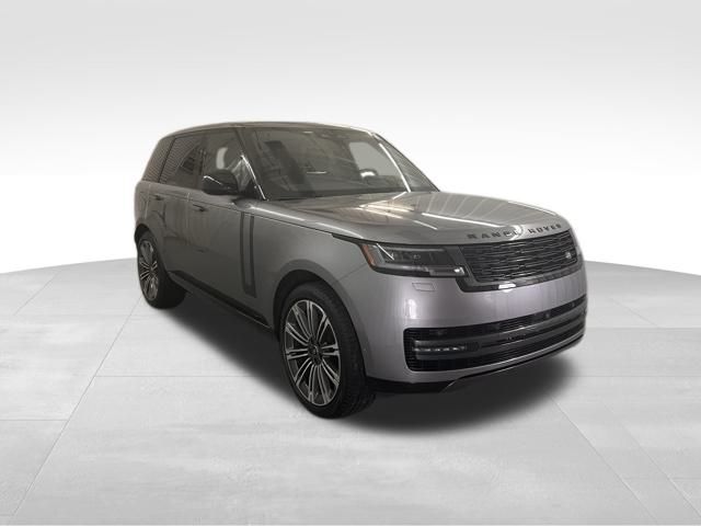 2024 Land Rover Range Rover SE photo 3