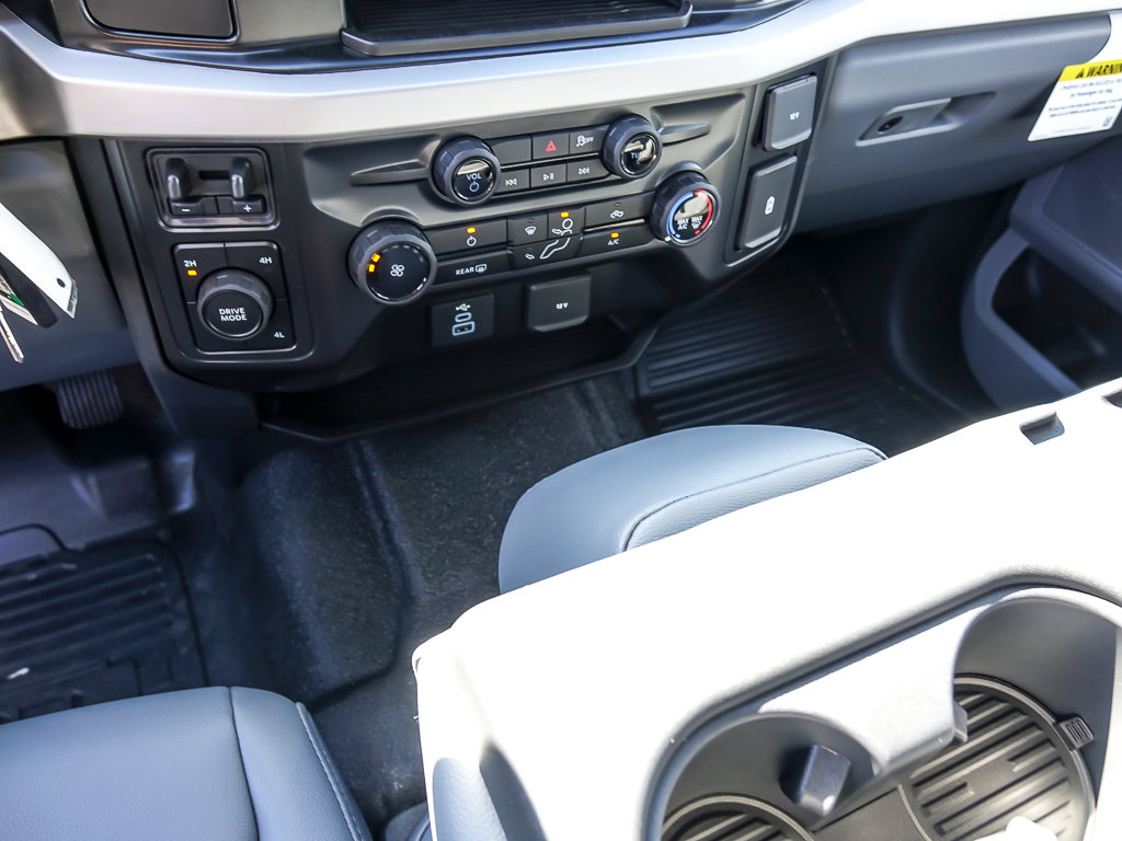 2025 FORD F-350 - Image 26