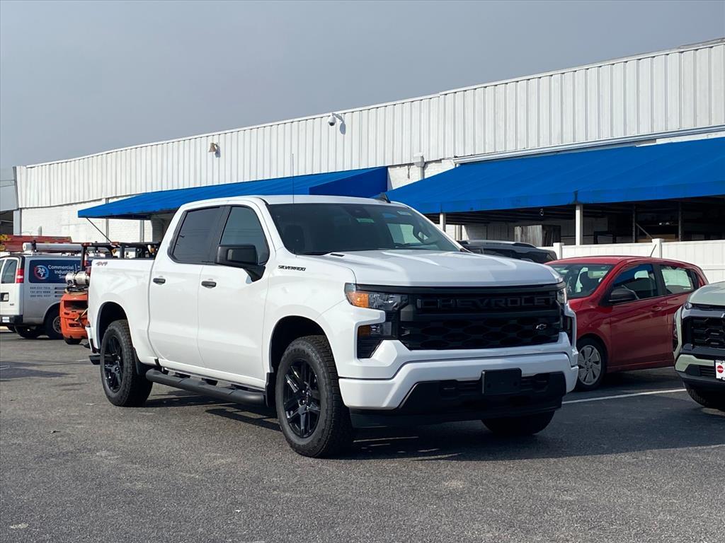 2026 Chevrolet Silverado Custom's photo