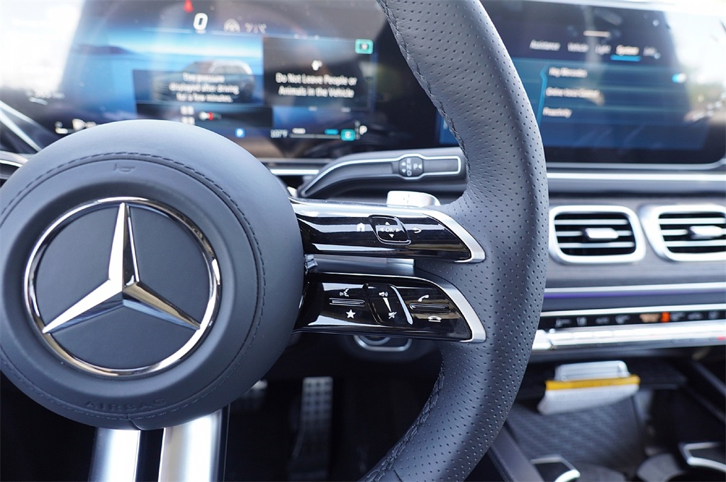 2026 Mercedes Benz GLS 450 4MATIC photo 15